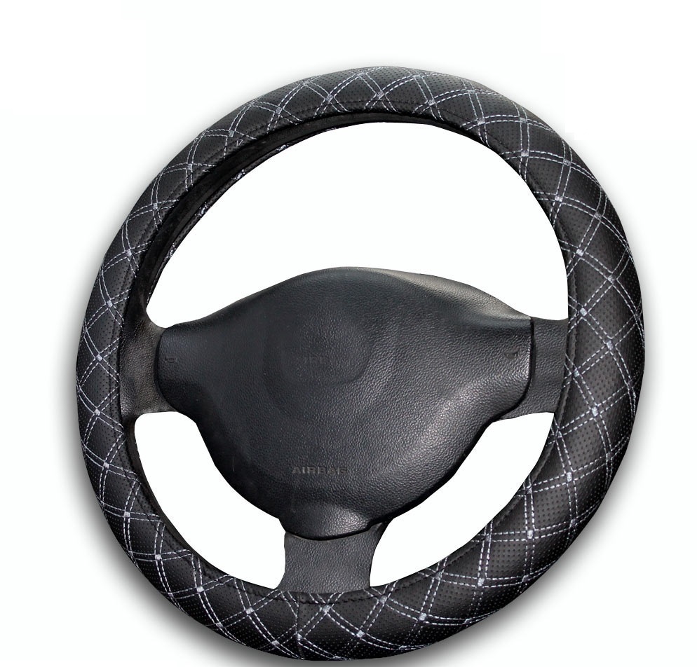 Stitching steering wheel with different thread colors
